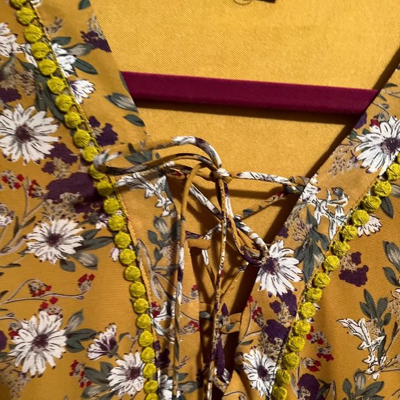 VERY J Pretty tie at neck lace trim SZ M - Picture 5 of 7